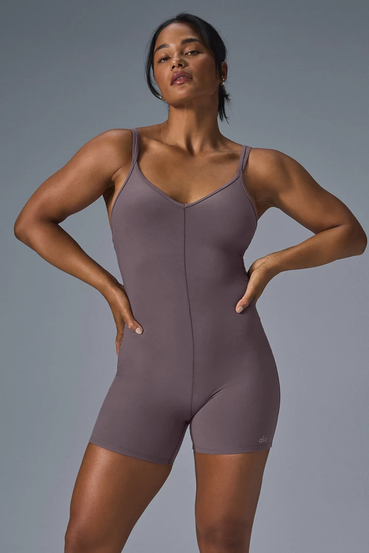Aloyoga Alosoft Suns Out Onesie - Raisinette